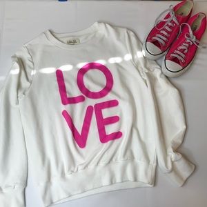 - - 🔥$ LOVE SWEATSHIRT SIZE LARGE